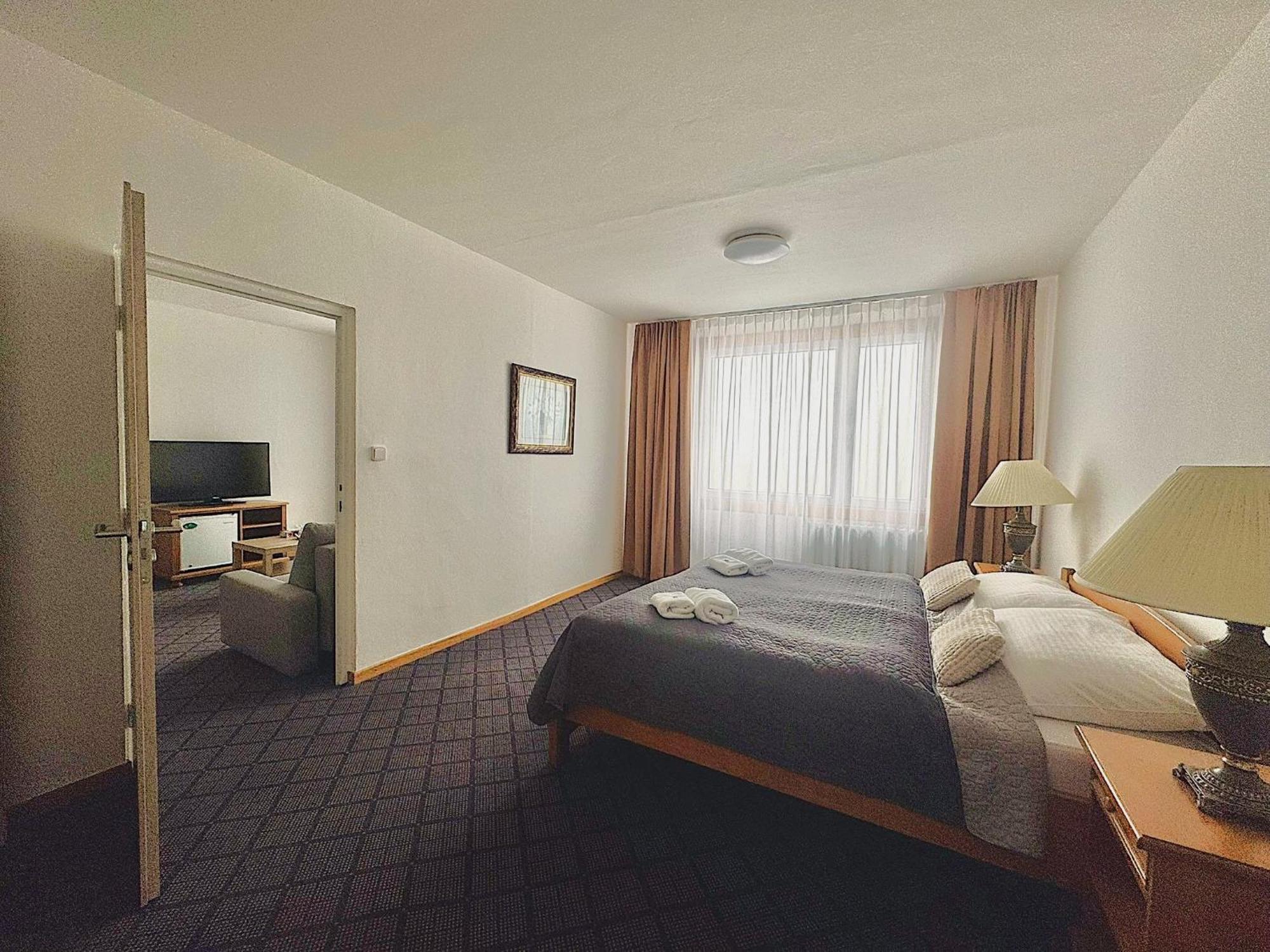 Patria Hotel Trutnov Exterior photo